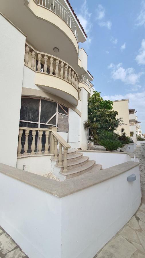 Apartment Pearl Park Residence Paphos Bagian luar foto