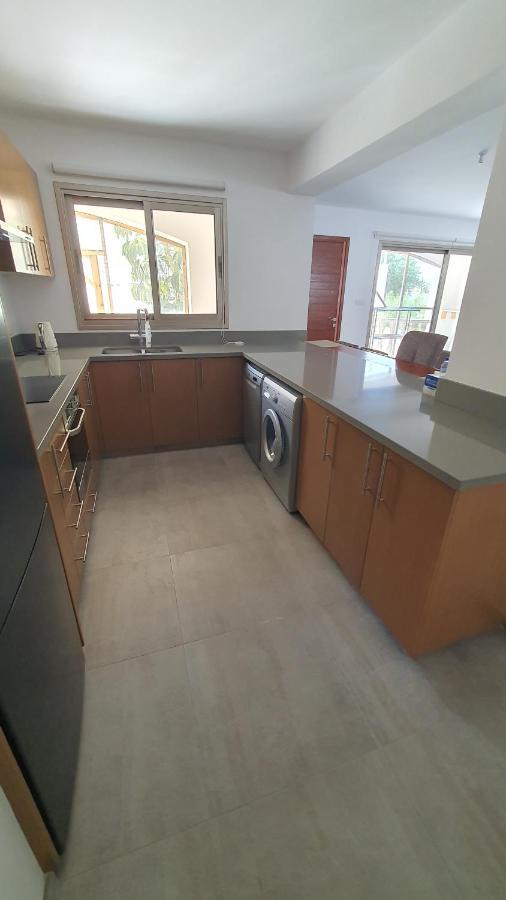 Apartment Pearl Park Residence Paphos Bagian luar foto